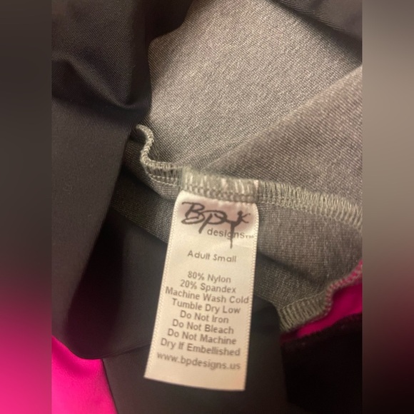 Black and pink high rise dance capri leggings size adult small - Picture 6 of 6
